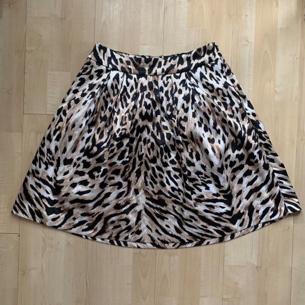 White House Black Market Animal Print A-Line Skirt Size 2